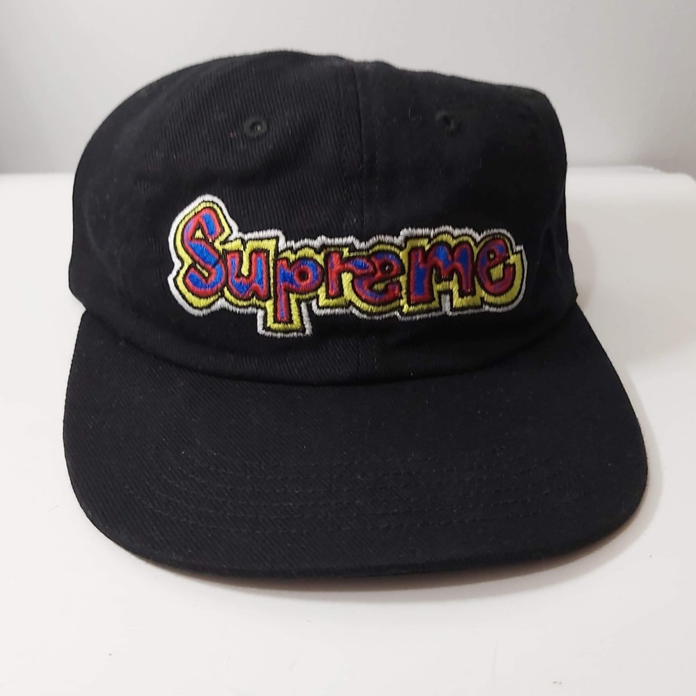 Authentic Supreme snap back baseball cap.